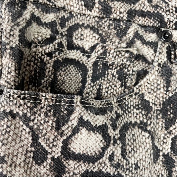 Good American Good Legs Snake Print Skinny Jeans - Picture 3 of 9
